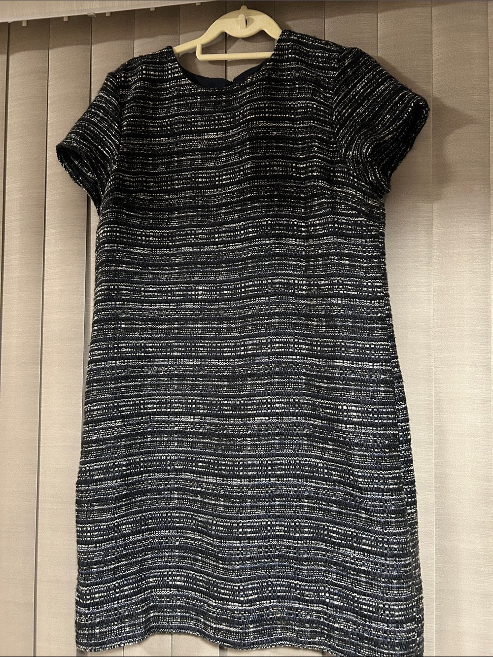 Banana Republic Men’s Black & White Crewneck Textured Knit dress